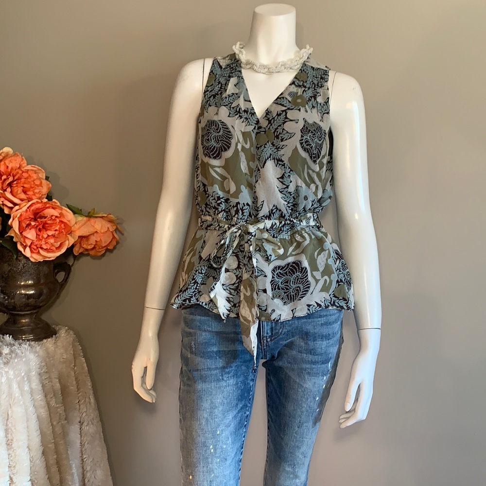Ann Taylor sleeveless, belted wrap top 4P